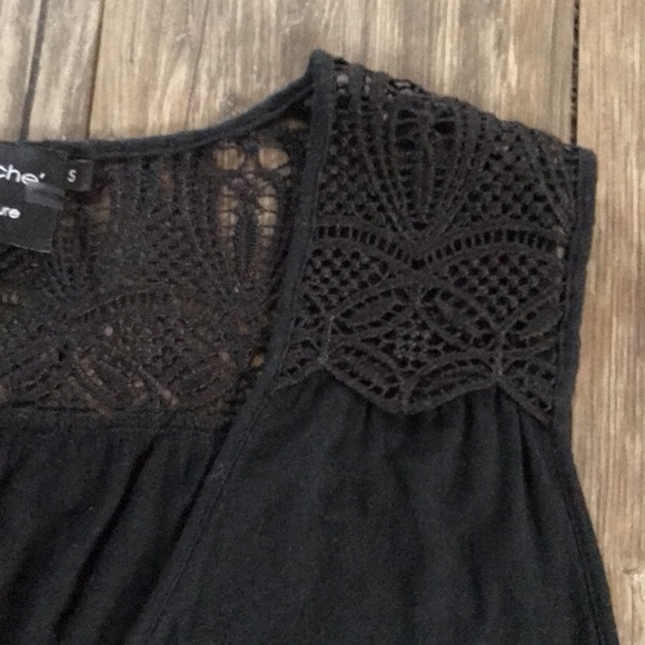 Cliche Couture Black Sleeveless V-neck Stretchy Top Lace-like Detailing - Picture 3 of 7